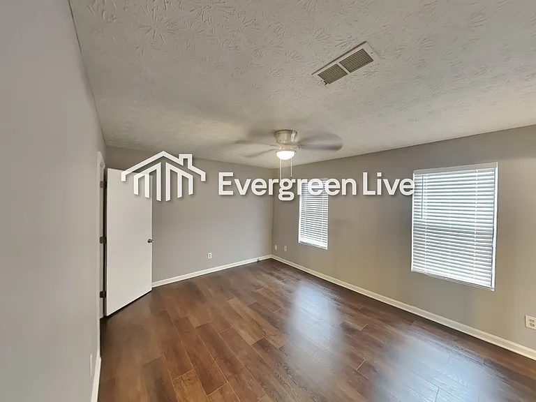 5123 S Woodbridge Trl — Photo 8