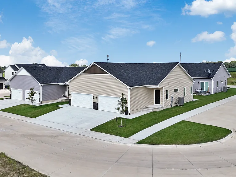 Van Meter Townhomes — Photo 11