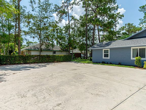 3rd image of 1073 Goldenrod Rd