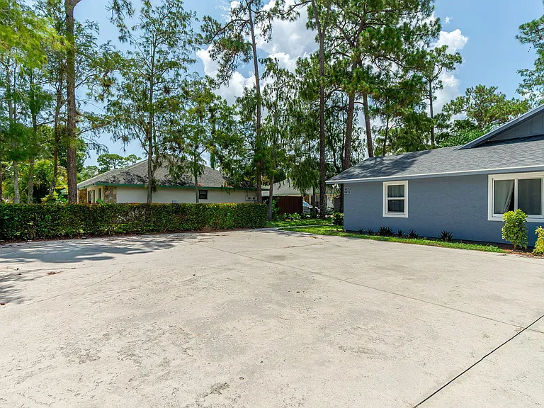 1073 Goldenrod Rd — Photo 3