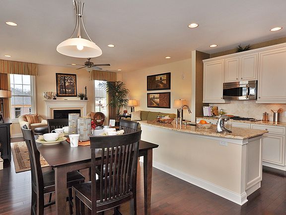 5th image of 97 Four Seasons Dr #812