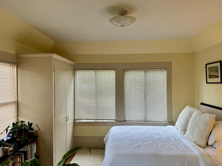 Locksley Ave — Photo 4