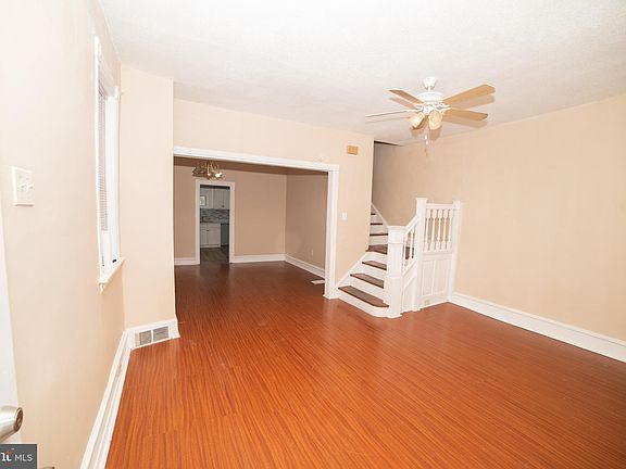 3rd image of 1525 W Champlost St