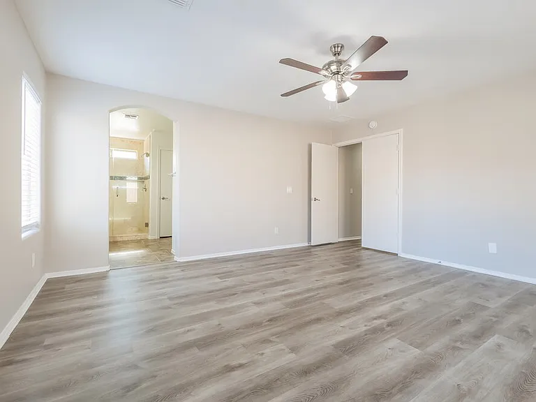 3834 E Longhorn Dr — Photo 9
