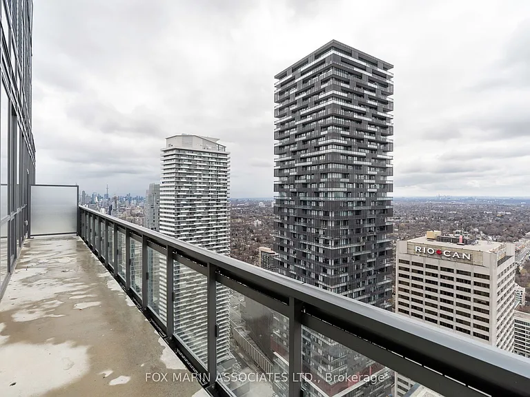 39 Roehampton Ave #4604 — Photo 22