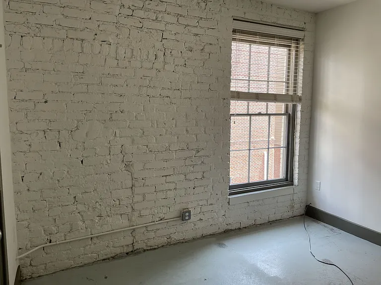 1100 Hull Street Apartments — Photo 4
