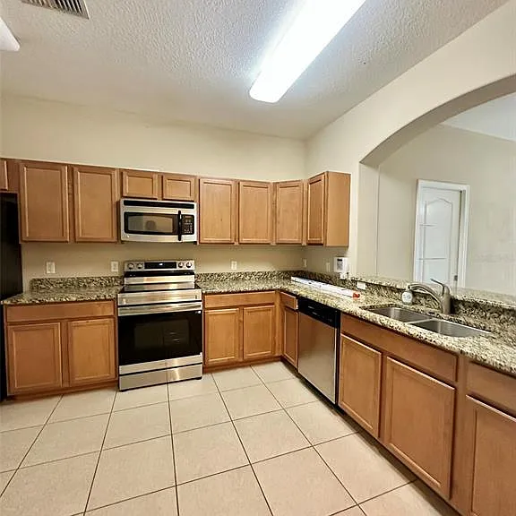 4057 Winding Vine Dr — Photo 4