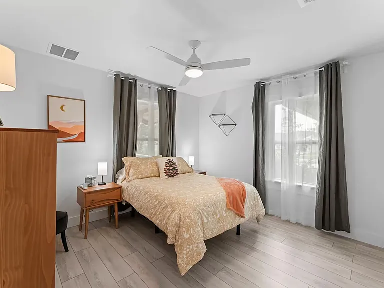 Island View Cir — Photo 16