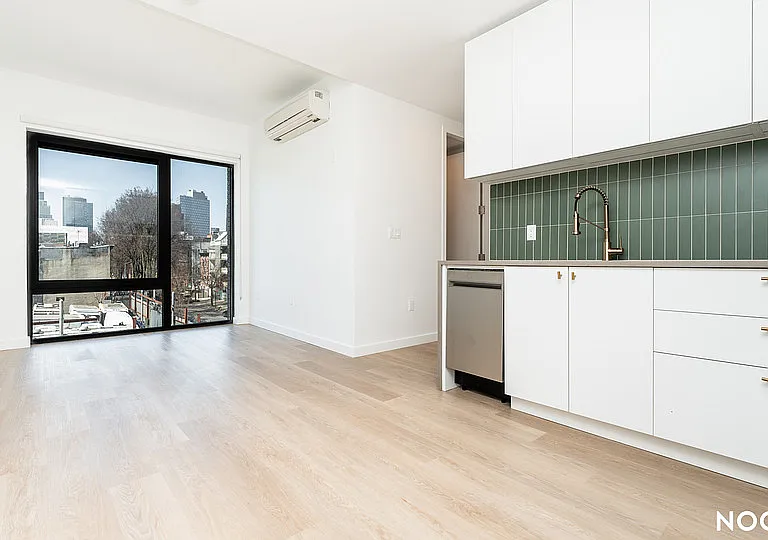 527 Grand Ave #306 — Photo 5