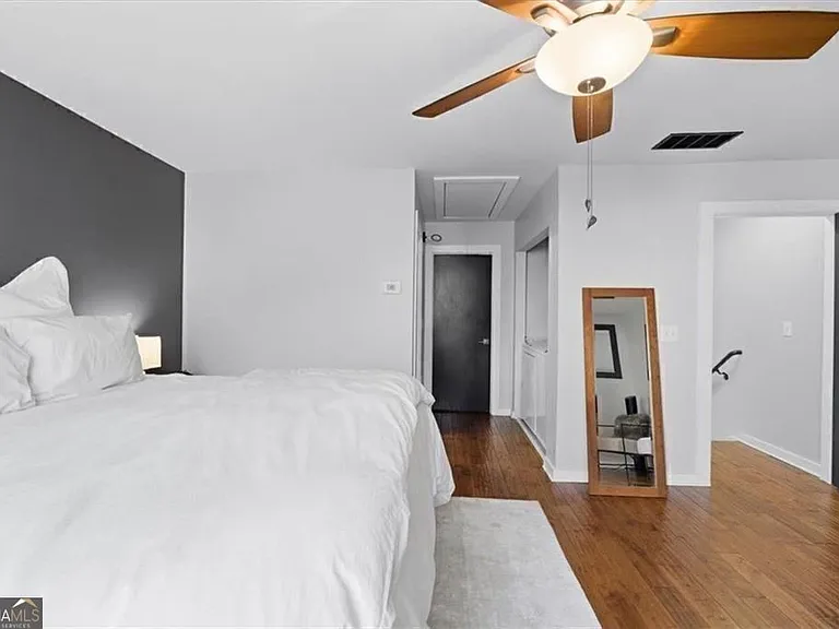 1250 Breuer Mews NW — Photo 11