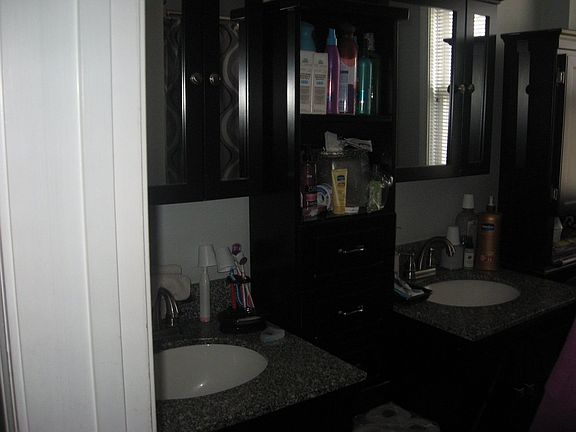 2nd image of 53 River Ave