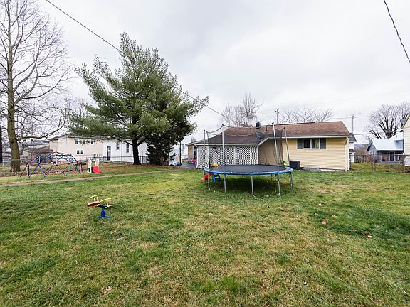 5th image of 440 Clarendon St