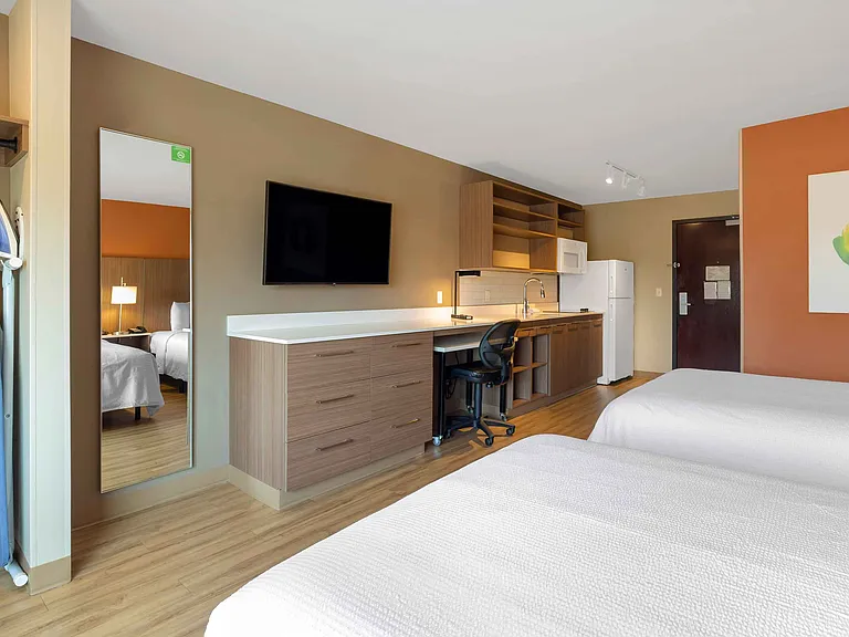 Studio Suite - 2 Full Beds