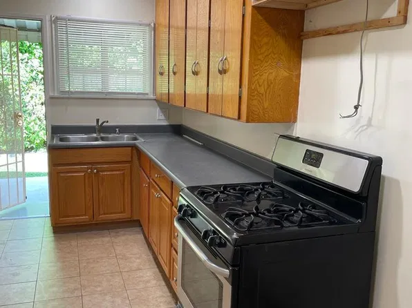 482 W 24th St, San Bernardino, CA 92405