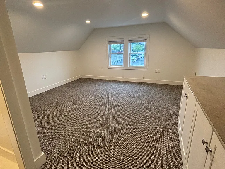 10 Manuel Ave — Photo 7