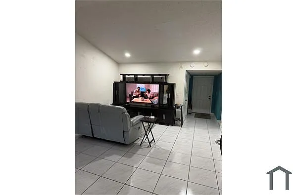 Building Photo - 11038 SW 123rd Ct