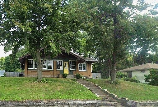 1st image of 326 S Cherry St