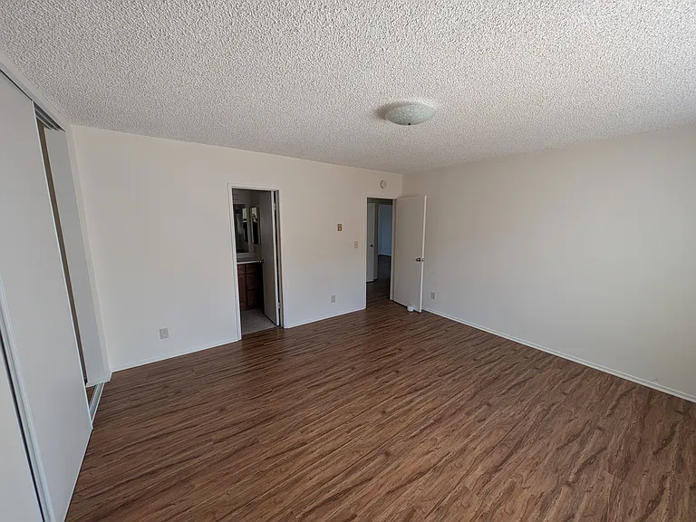 Tilden Apartments — Photo 22