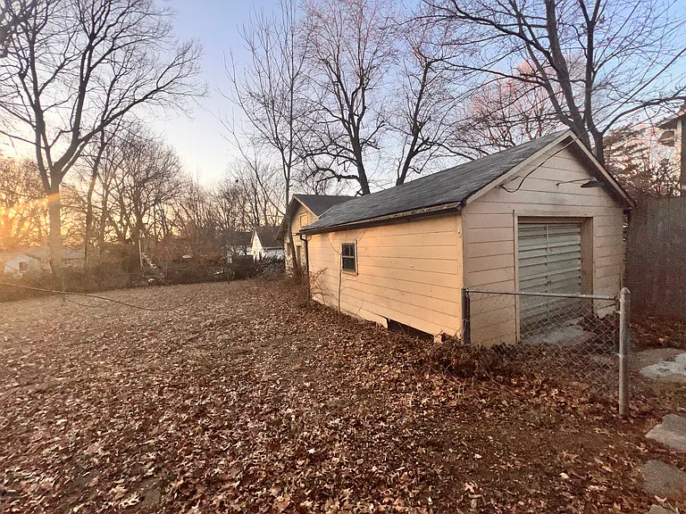1319 S Fremont Ave — Photo 23