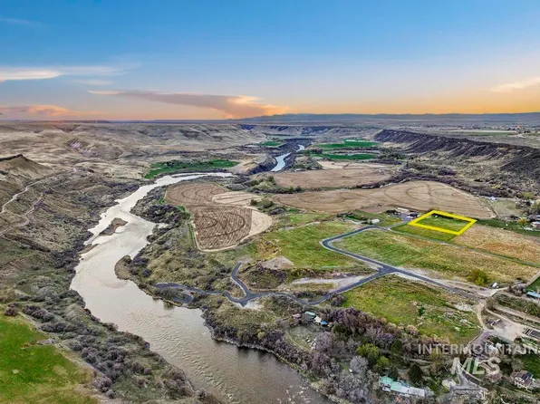 708 River Rd, Bliss, ID 83314