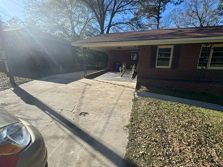 1840 Springwood Dr — Photo 2