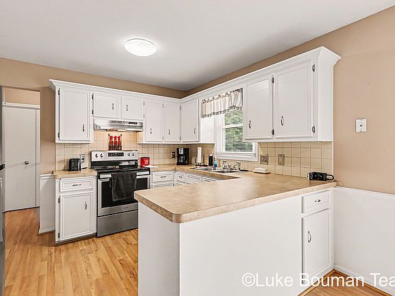 3rd image of 2116 Tyler St