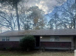 135 Queen Anne Ln, Jackson, MS 39209