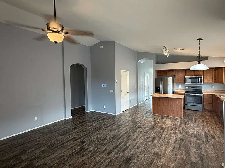 135 W Holstein Trl — Photo 8
