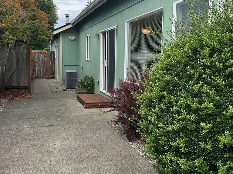 8048 Andover Ln SE — Photo 13