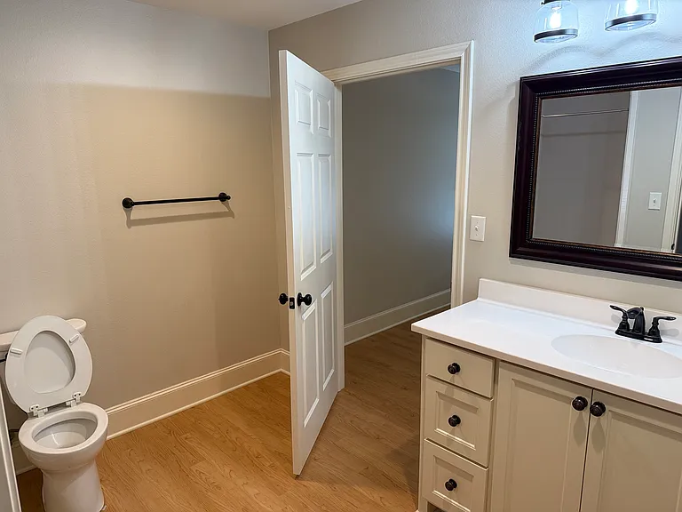 424 Brentwood Dr — Photo 8