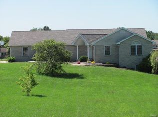 110 Homestead Ct, Moro, IL 62067