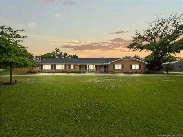 1801 Blankenship Dr, Deridder, LA 70634