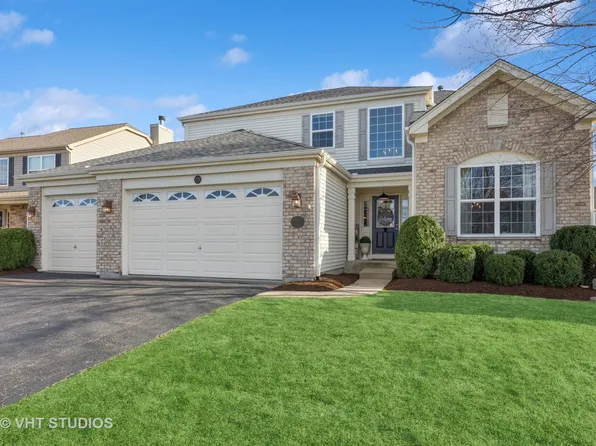 224 Fieldstone Dr, Woodstock, IL 60098