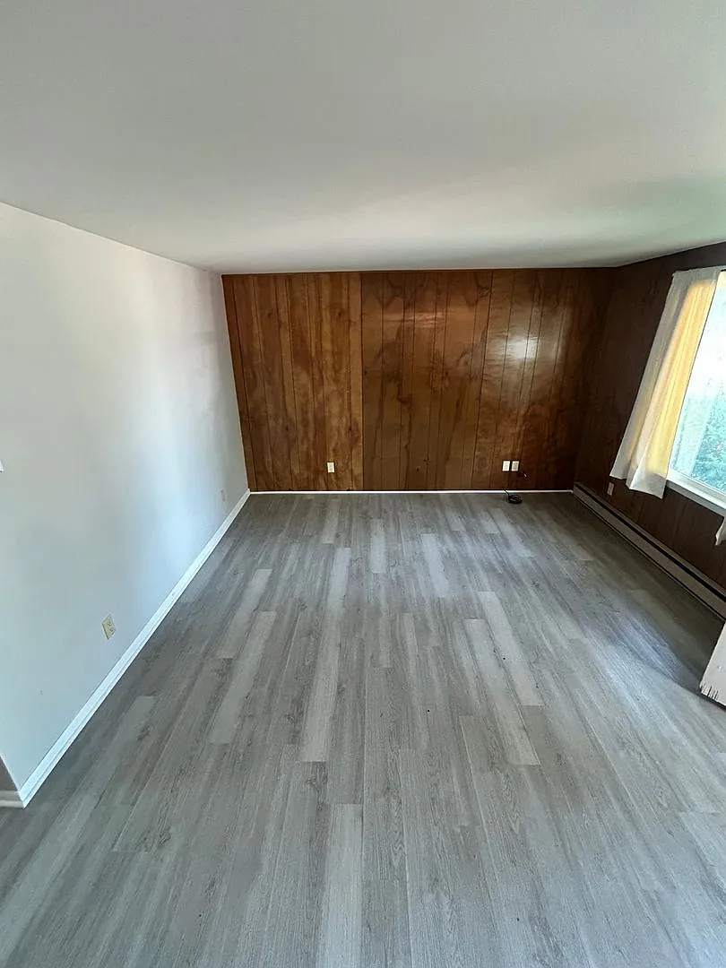 104-110 Maple Lane — Photo 3