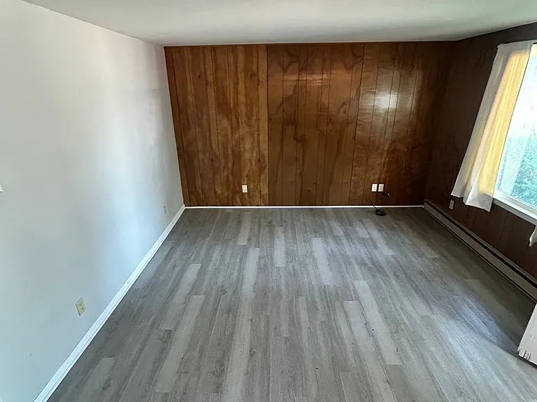 104-110 Maple Lane — Photo 3