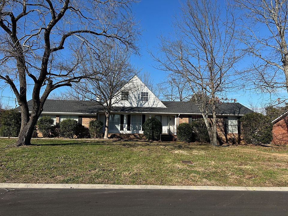 1st image of 105 Saxon Mist Dr