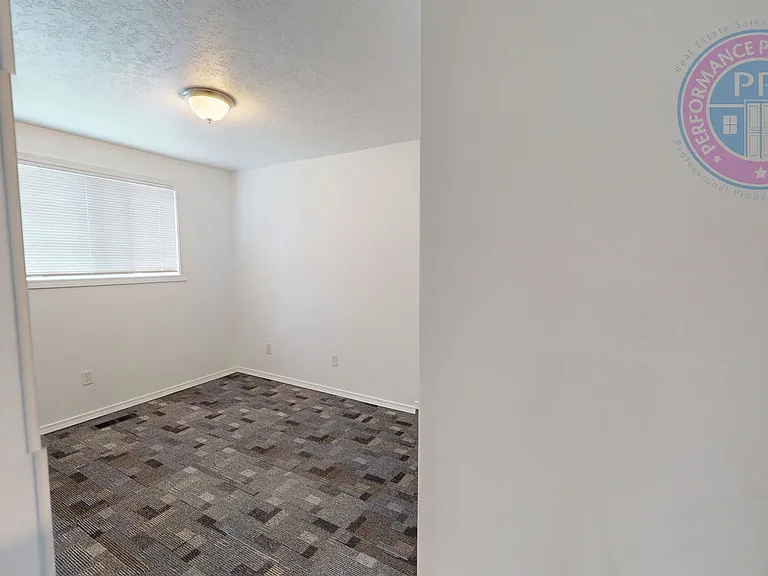 18230 Seaman St — Photo 16