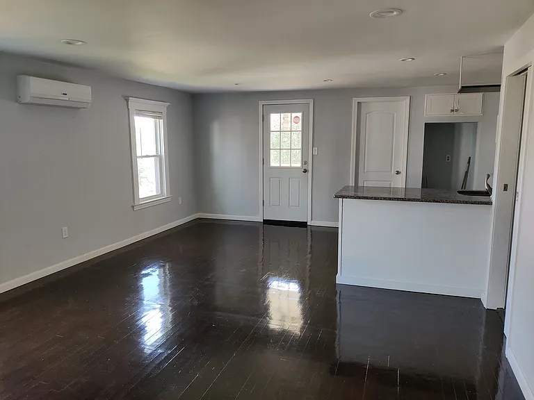 213 Robert St #215 — Photo 7