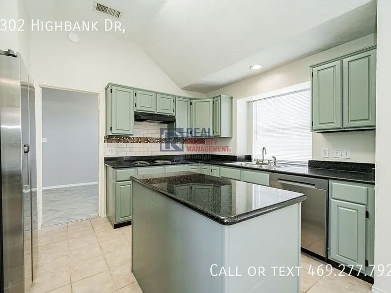 2302 Highbank Dr — Photo 11