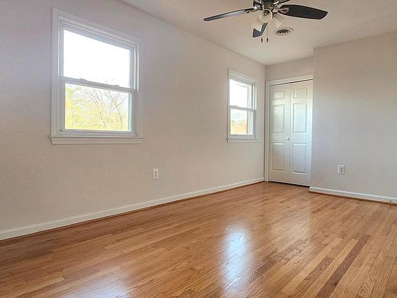 5th image of 455 Ridgemore St