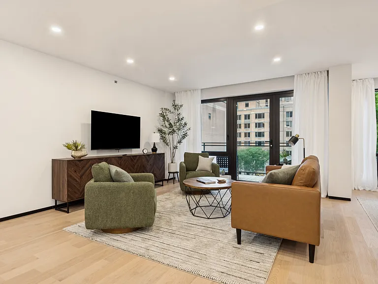 350 W 44th St #505 — Photo 10