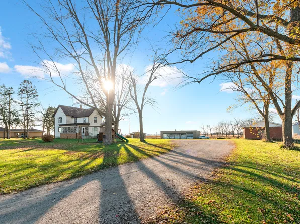 10434 N 1000e Rd, Manteno, IL 60950