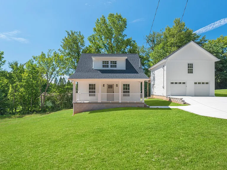 1707 Forrester Rd — Photo 2