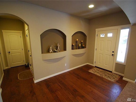 4th image of 3941 Southlake Dr SE