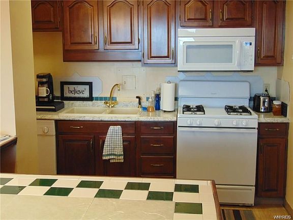 5th image of 151 Buffalo Ave APT 806