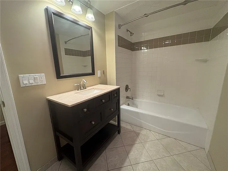 6 Walnut St #2 — Photo 9