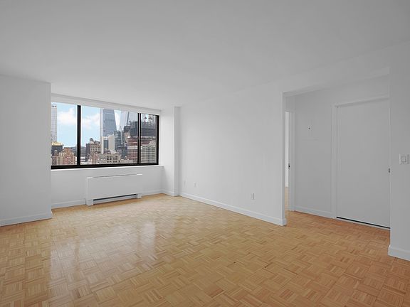 4th image of 420 W 42nd St APT 22A
