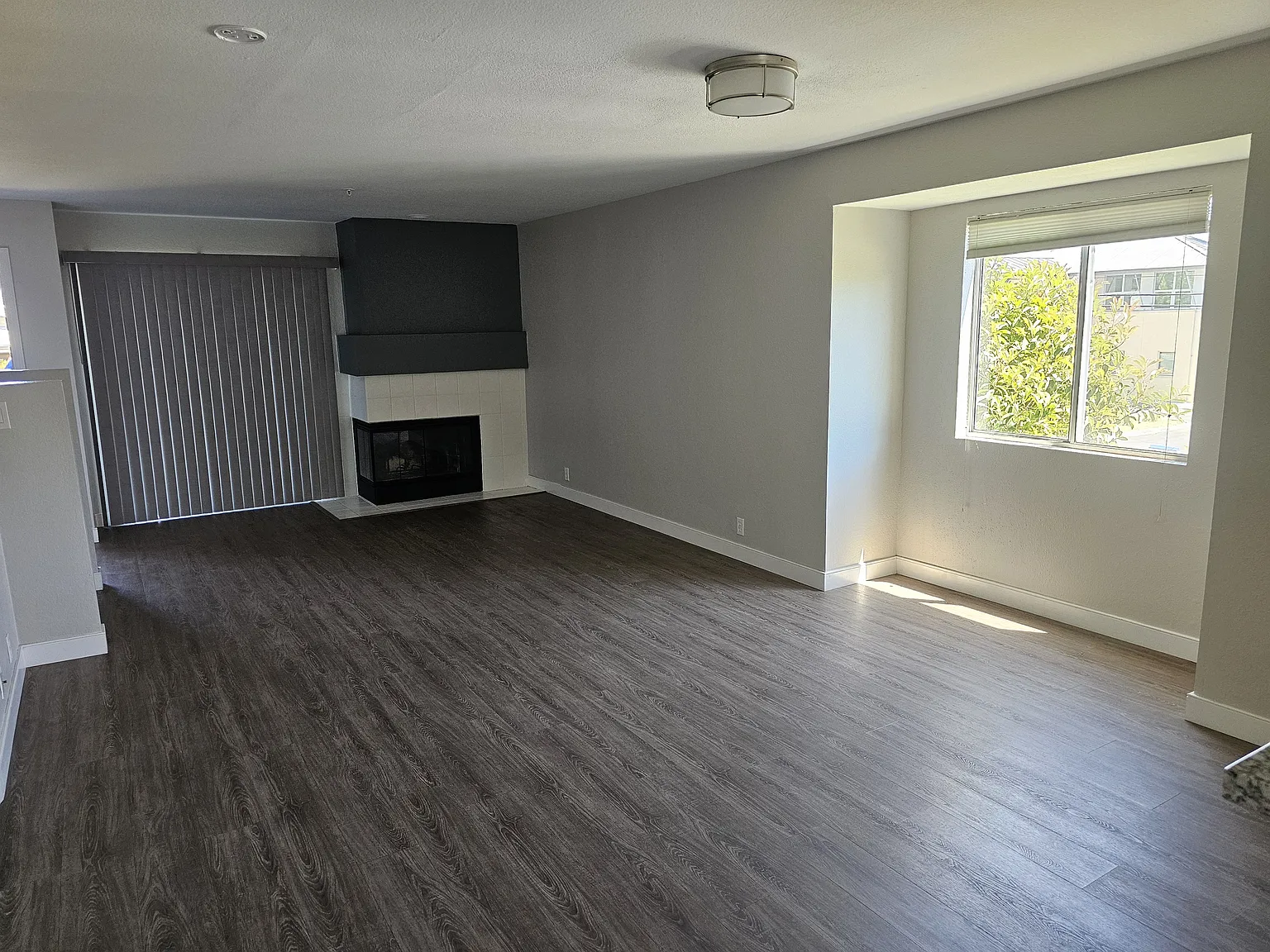 2 bed, 2.5 bath, 1301 sqft, $3,200 — Photo 4