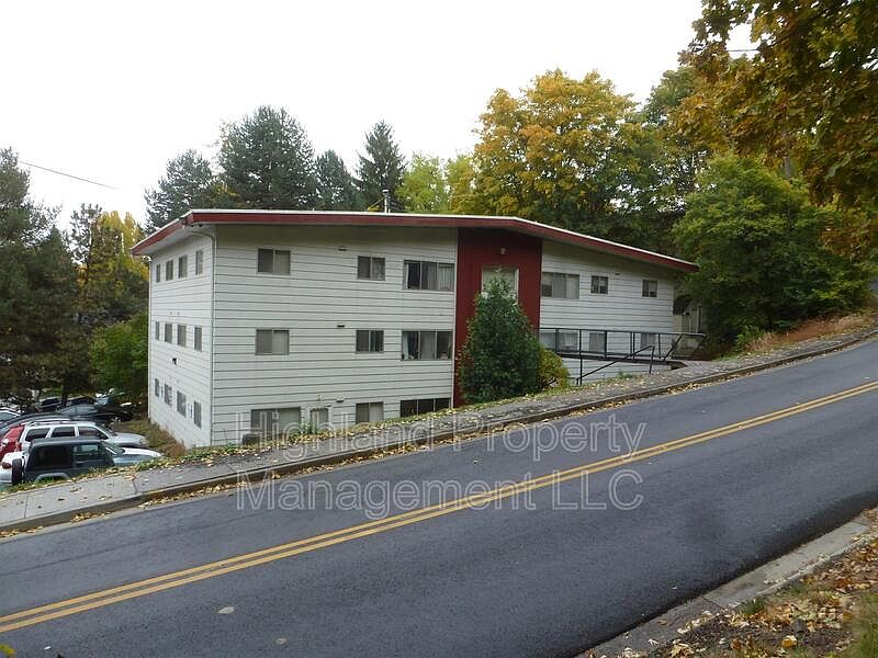 1st image of 960 NE B St #11
