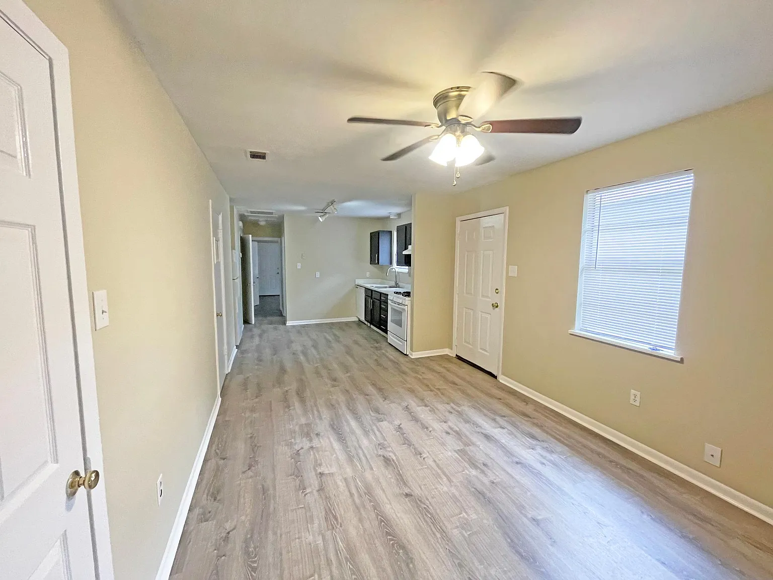 1121 Burdette Street — Photo 1